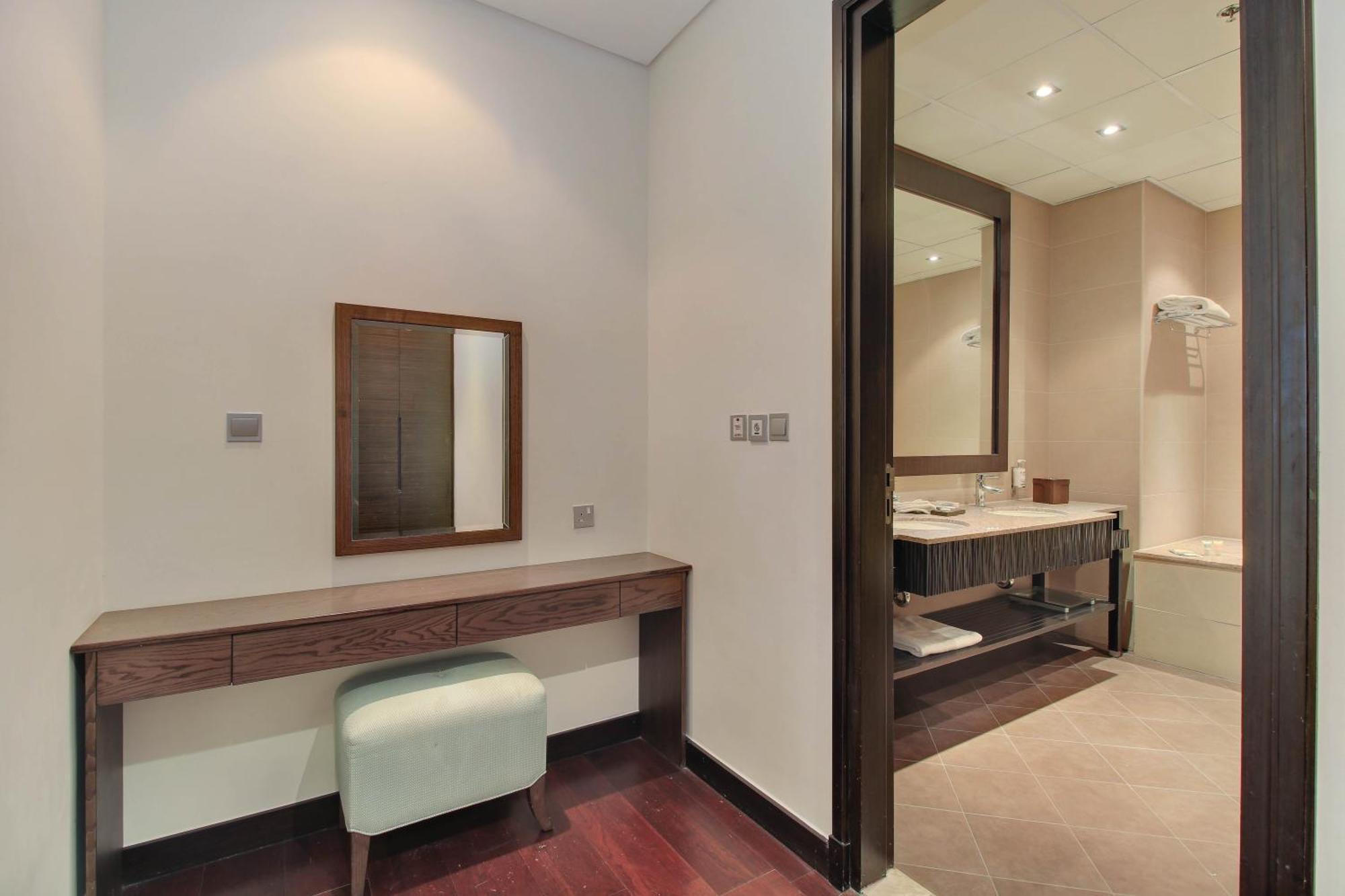 Luxe Getaways Royal Amwaj Palm Jumeirah Apartment
